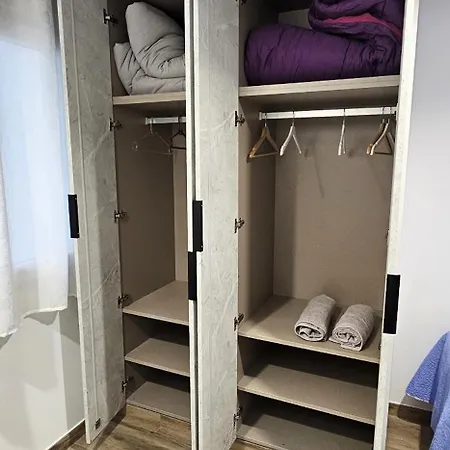 Vacansis Santiago Garcia Prieto Y Romero Donallo Privadas 4* Santiago de Compostela