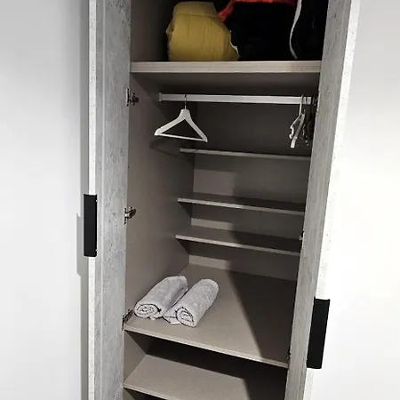 Vacansis Santiago Garcia Prieto Y Romero Donallo Privadas 4* Santiago de Compostela
