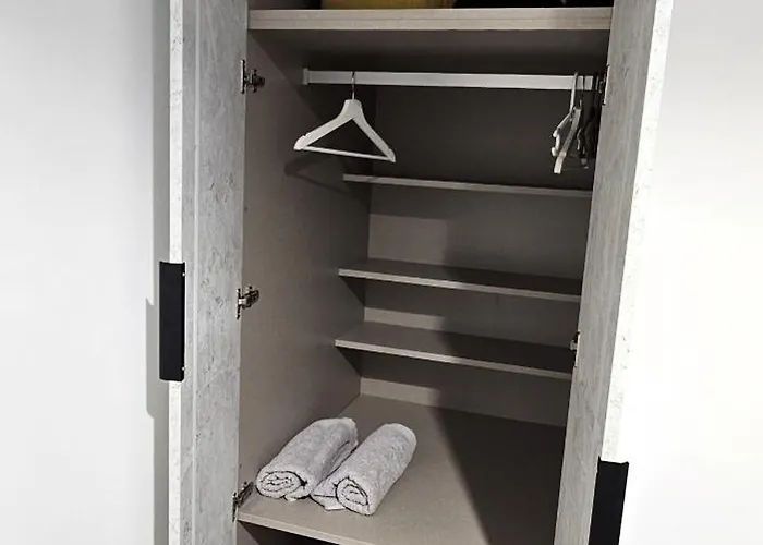 Vacansis Santiago Garcia Prieto Y Romero Donallo Privadas 4* Santiago de Compostela